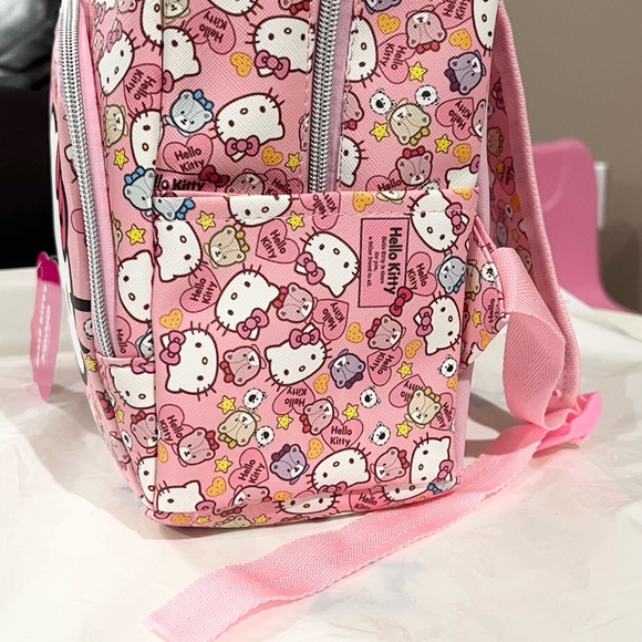 Hello Kitty - Picture 3 of 8